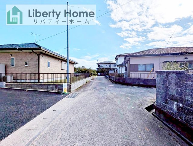 北茨城市磯原町木皿第3　新築戸建　3号棟の前面道路含む現地写真