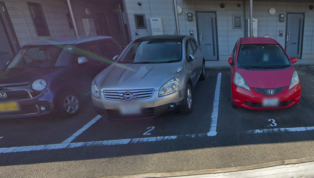 パル春日 A棟の駐車場|駐車スペースもあります