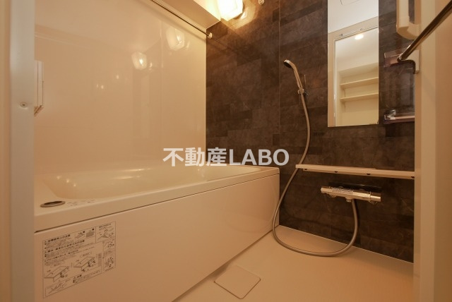 ＡＦＦＬＵＥＮＣＥ難波ＥＡＳＴの浴室