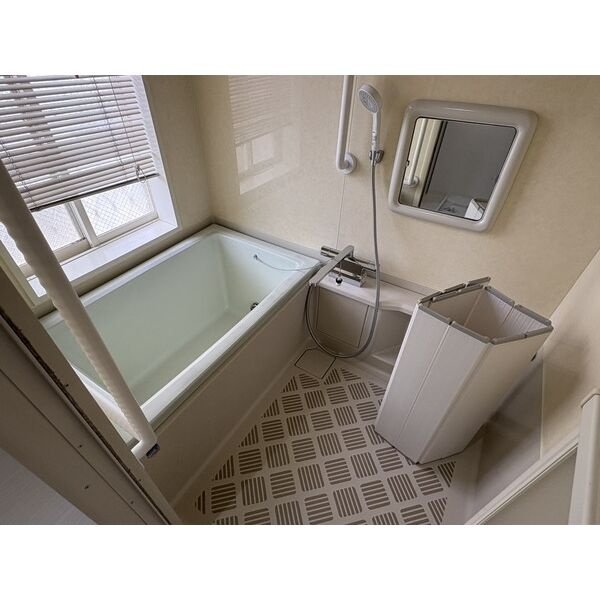 住吉宮町3丁目　貸戸建の浴室