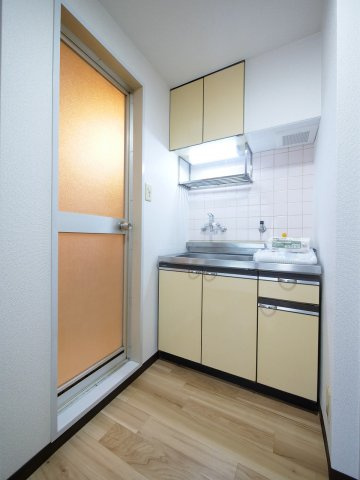 ラジール伊島のキッチン|※写真は別の部屋のものです。