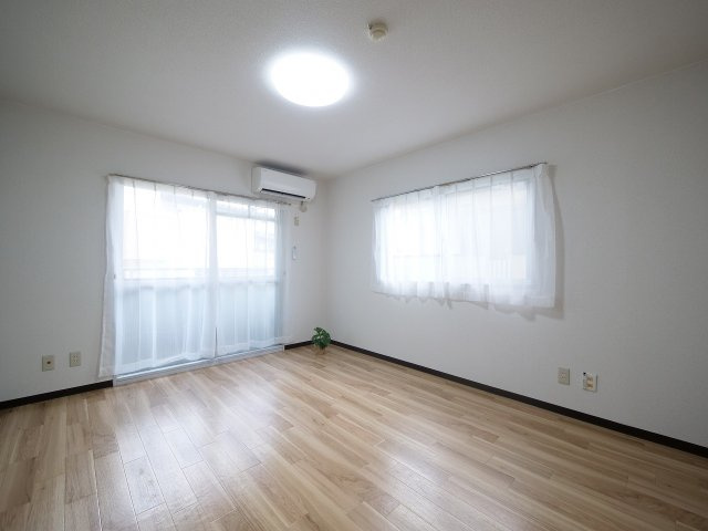 ラジール伊島の洋室|※写真は別の部屋のものです。