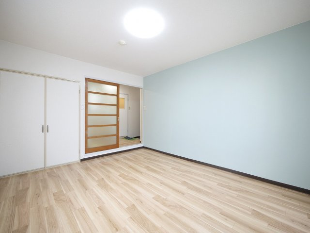 ラジール伊島の洋室|※写真は別の部屋のものです。