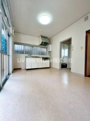 西東京市新町3丁目戸建の居間・リビング