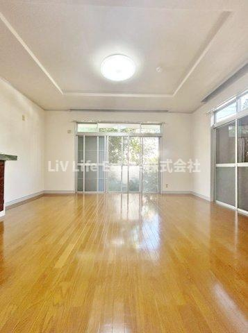 西東京市新町3丁目戸建の居間・リビング