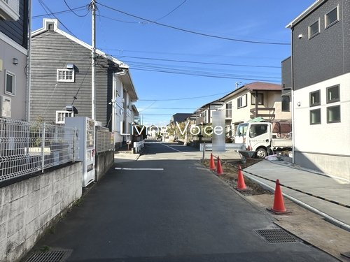 【前面道路含む現地写真】 | 【仲介手数料０円】茅ヶ崎市室田２期　新築一戸建て　1号棟　全3棟 | 茅ヶ崎市室田２期　新築一戸建て　全3棟