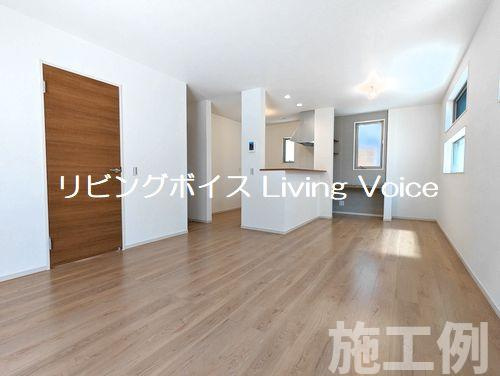 【居間・リビング】 | 【仲介手数料０円】茅ヶ崎市室田２期　新築一戸建て　1号棟　全3棟 | 茅ヶ崎市室田２期　新築一戸建て　全3棟