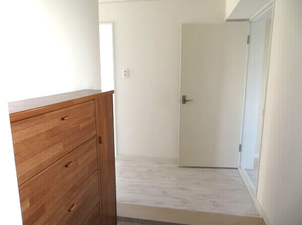 キャトルセゾン藤が丘の玄関