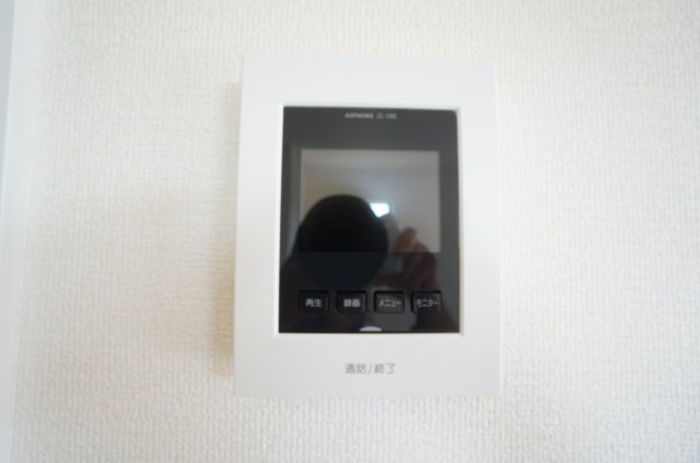 リーブルガーデン美浜町奥田西卯起　1号棟の設備|録画機能があり、どのような人が何時に来訪されのかがわかります、防犯はもちろんお届け物などの把握にも便利です、ライト付きなので夜間でも安心です。