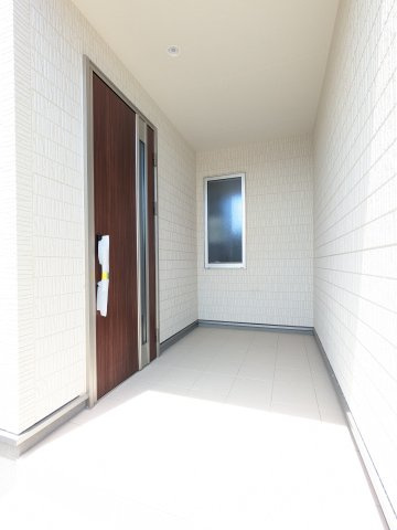 リーブルガーデン美浜町奥田西卯起　3号棟の玄関|広い玄関エントランス！