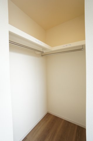 リーブルガーデン美浜町奥田西卯起　3号棟の収納|2階洋室のウォークインクローゼット！