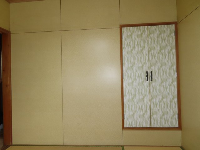 【収納】 | 北見市相内町59番地26　中古売家 | ２階６帖和室収納