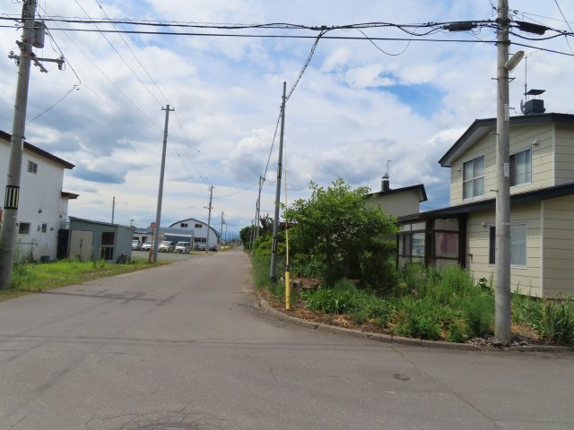 【前面道路含む現地写真】 | 北見市相内町59番地26　中古売家