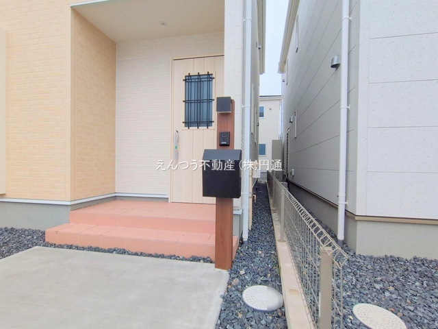 リーブルガーデン楠味鋺五丁目の玄関