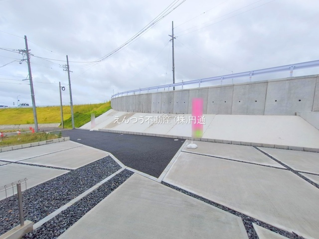 リーブルガーデン楠味鋺五丁目の駐車場