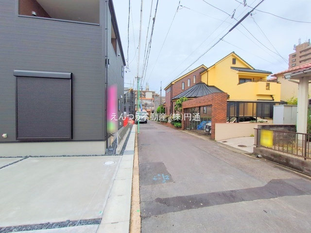 リーブルガーデン楠味鋺五丁目の前面道路含む現地写真