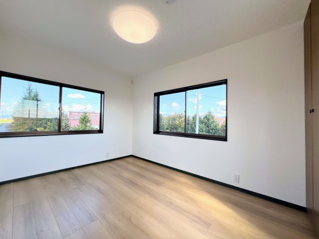 河北町谷地東712-1　中古住宅の洋室|お子様の成長に合わせて、子供部屋や書斎としても使える便利な洋室です。