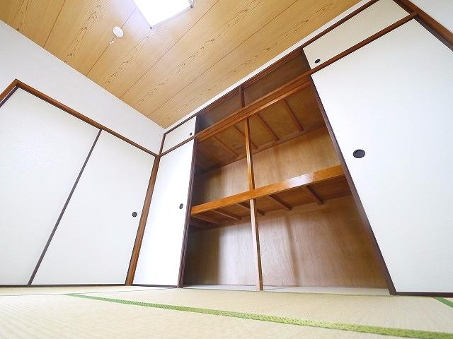 三和平城グランドパレスの収納|たっぷりとした収納スペースです