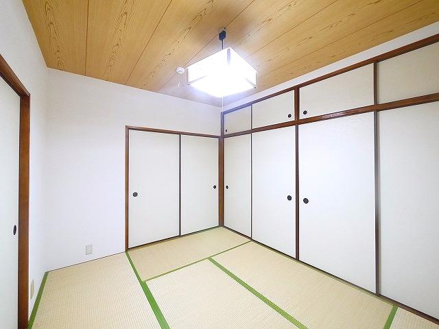 三和平城グランドパレスの和室|ゆったりとくつろげる和室です