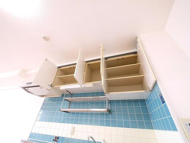 三和平城グランドパレスのキッチン|使いやすいキッチンです