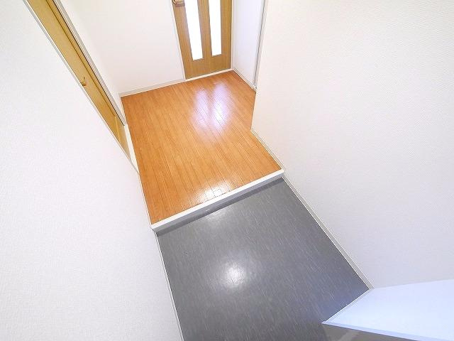 三和平城グランドパレスの玄関|ゆったりとした玄関です