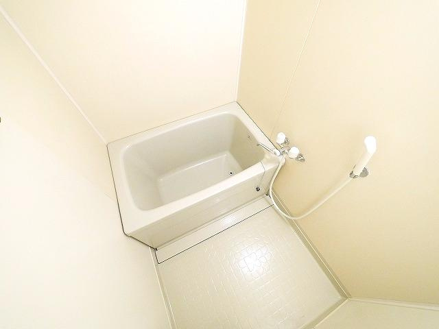 三和平城グランドパレスの浴室|ゆったり過ごせるお風呂です