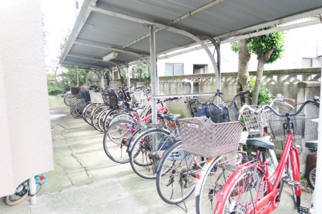 丸山コーポの駐車場