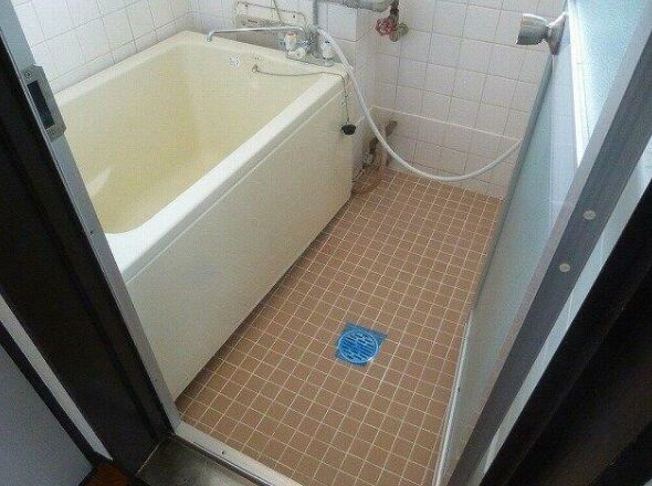 丸山コーポの浴室|別号室の参考写真です。