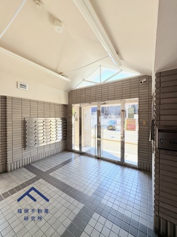 グリーンマンションやよい坂のエントランス