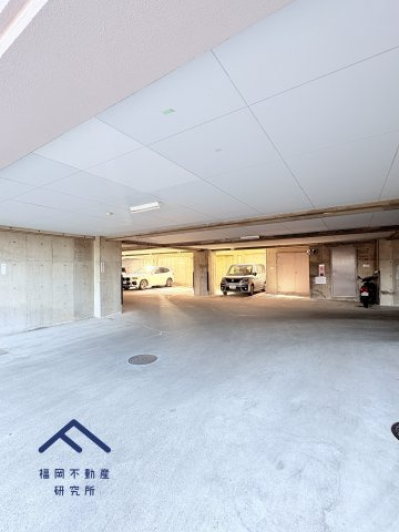 グリーンマンションやよい坂の駐車場