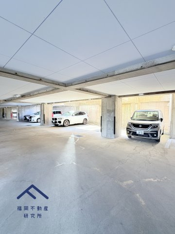 グリーンマンションやよい坂の駐車場