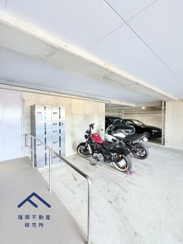 グリーンマンションやよい坂の駐車場