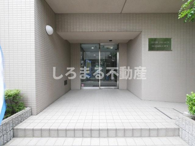 セイワパレス堂島シティのエントランス