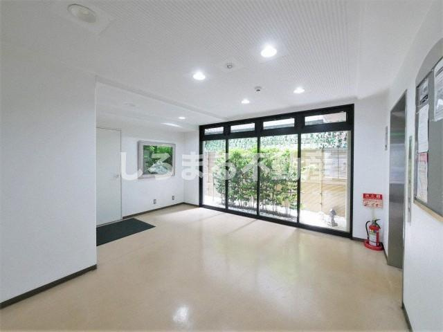 セイワパレス堂島シティのロビー