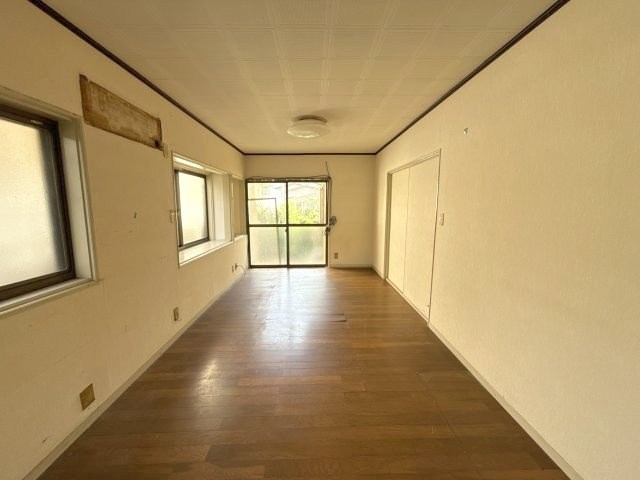 御立西1丁目戸建の居間・リビング