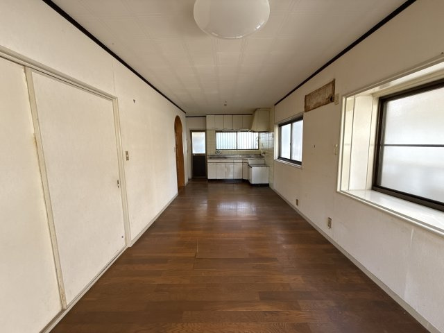 御立西1丁目戸建の居間・リビング
