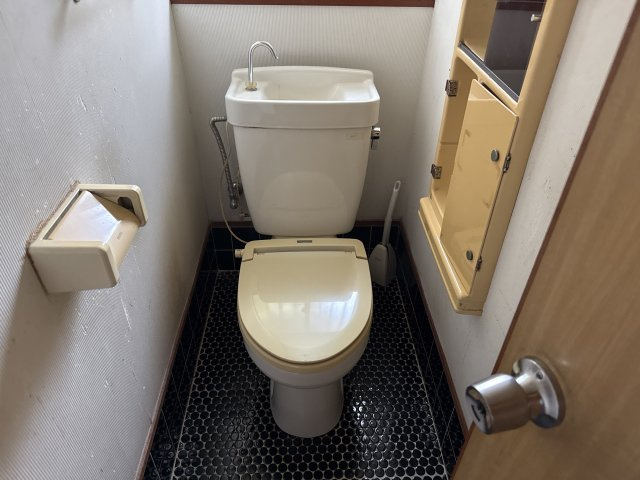 御立西1丁目戸建のトイレ
