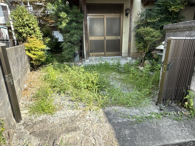 御立西1丁目戸建の駐車場