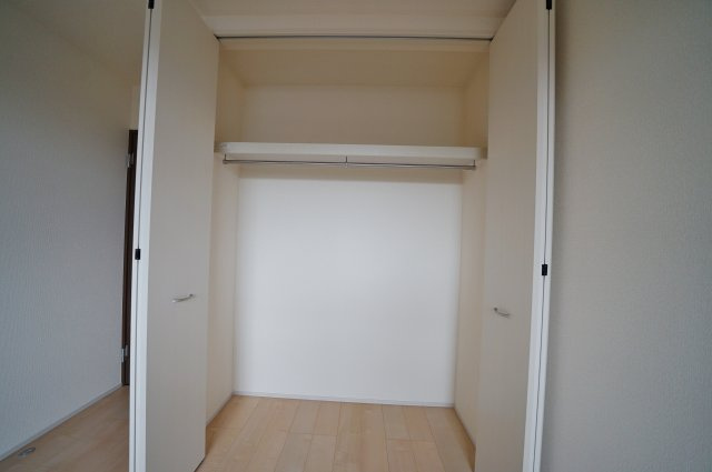 【横浜市旭区中沢３丁目35-4新築戸建て】★仲介手数料無料★（中沢小学校・旭中学校）の収納