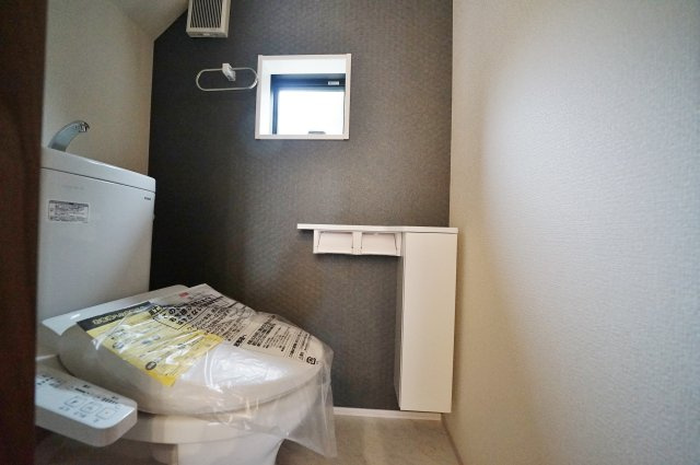 【横浜市旭区中沢３丁目35-4新築戸建て】★仲介手数料無料★（中沢小学校・旭中学校）のトイレ