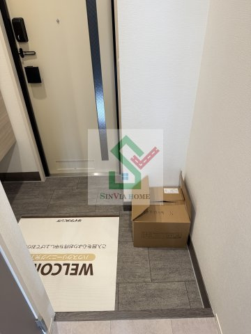 ディーセレーノ弥生の玄関