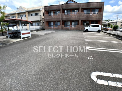 【駐車場】 | ロイヤルシティ小針 | 駐車場完備です