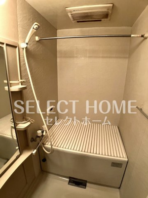 【浴室】 | ロイヤルシティ小針 | 落ち着いた空間のお風呂です