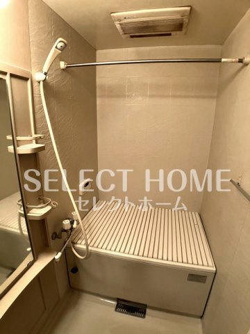 【浴室】 | ロイヤルシティ小針 | 落ち着いた空間のお風呂です