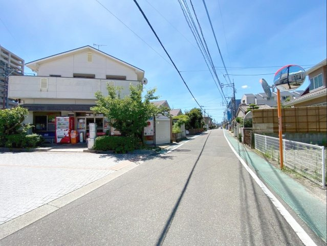 粕屋町長者原西１丁目 店舗付き住宅のその他|前面道路含む現地写真