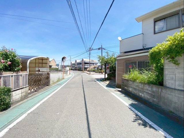 粕屋町長者原西１丁目 店舗付き住宅のその他|前面道路含む現地写真