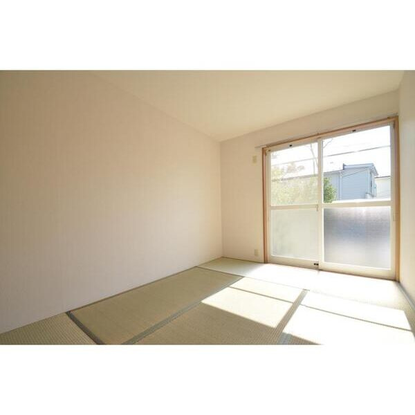 エステートピアマルイIの和室