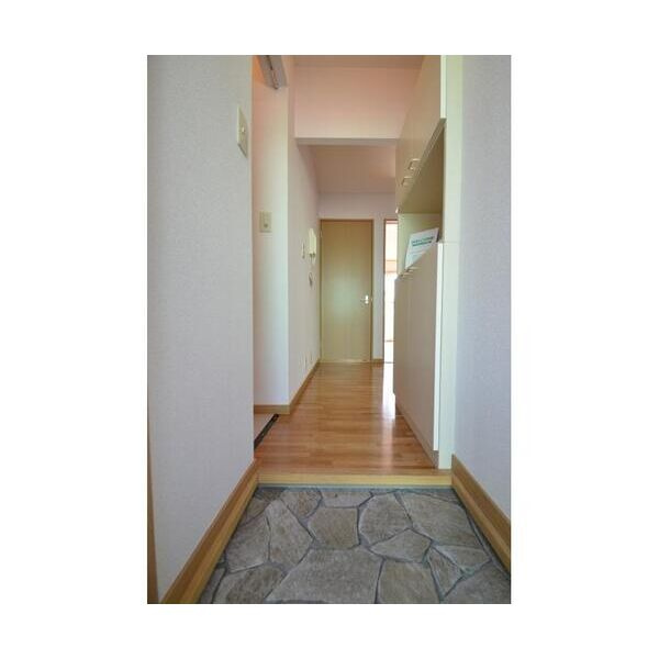 エステートピアマルイIの玄関