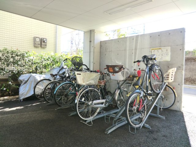 ＮＥＸＴ秀和のその他共用部分|★敷地内に自転車駐輪場を完備しています★