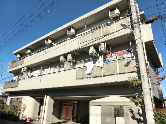 ＮＥＸＴ秀和の外観|★ＲＣ造３階建てマンション！外観です★